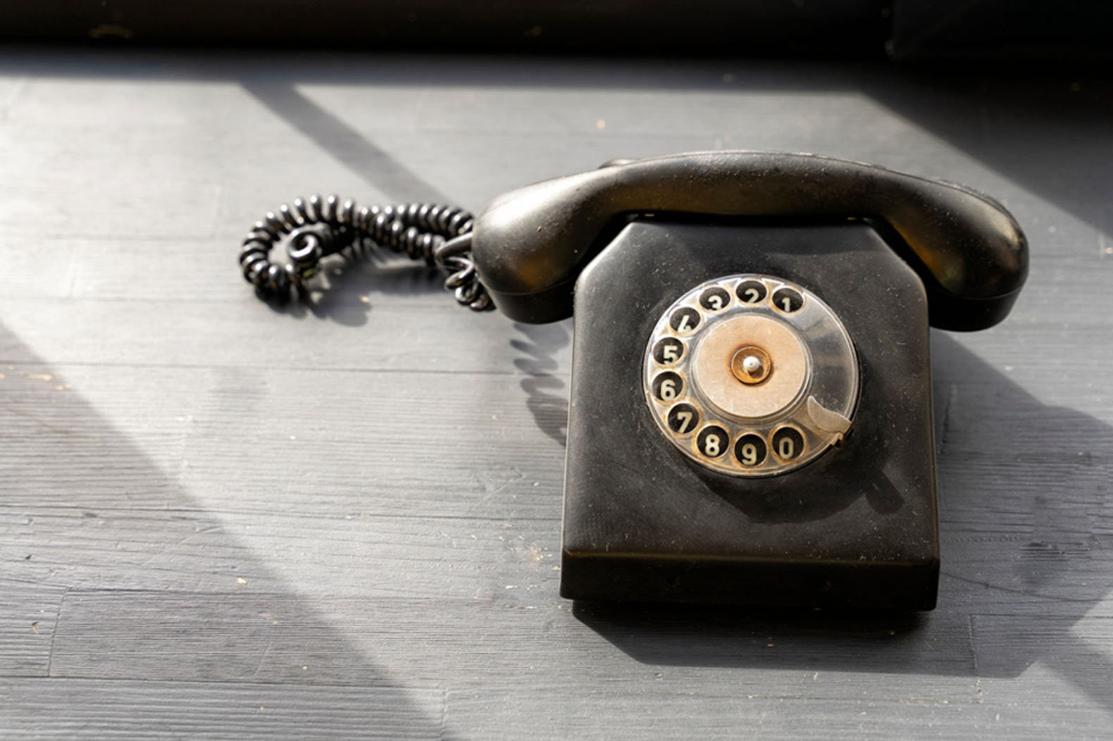 [solorzano_2_telefono]