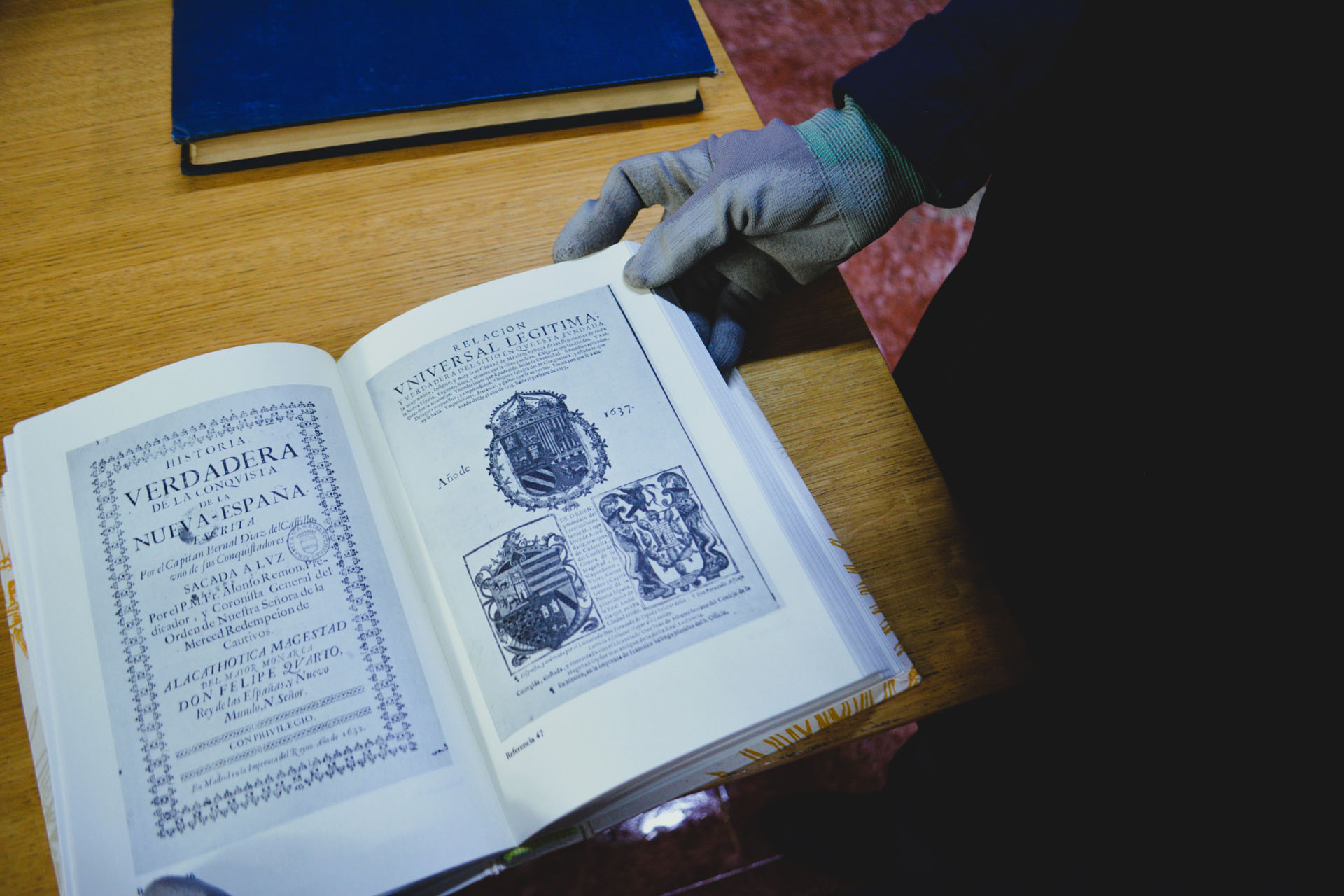 [reservado_4.4_libroabierto]