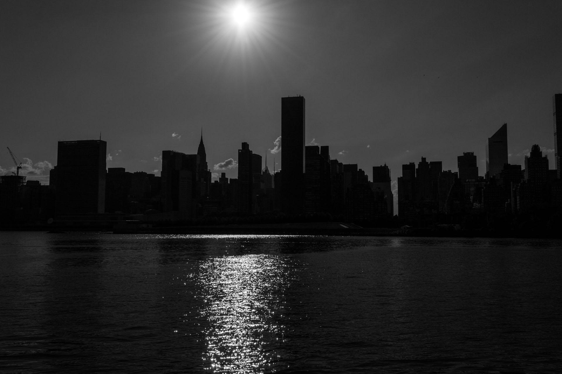 Portada del texto 'Manhattan: la ciudad de afuera' por Sara Camhaji