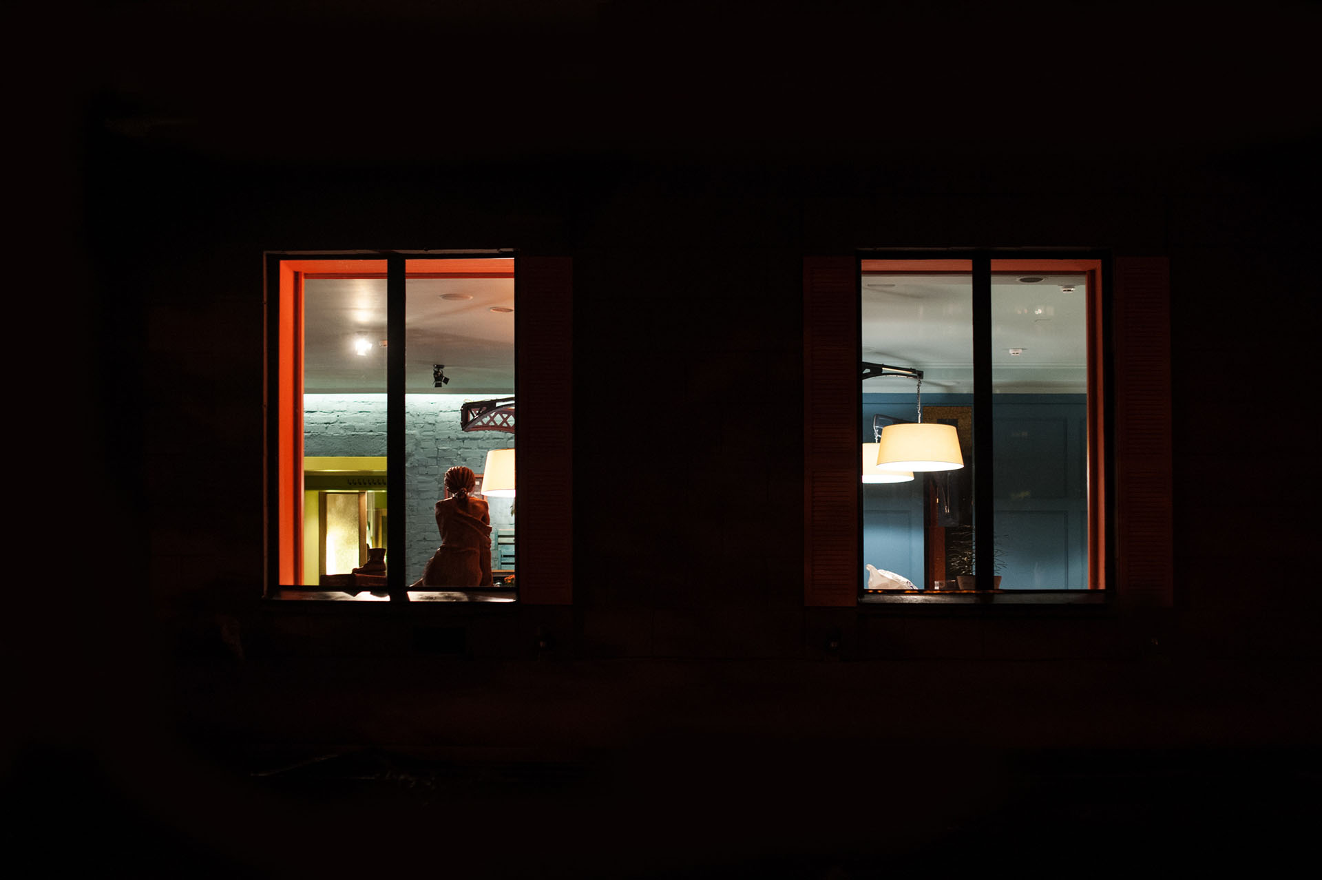 [solorzano_1_mujerventana]