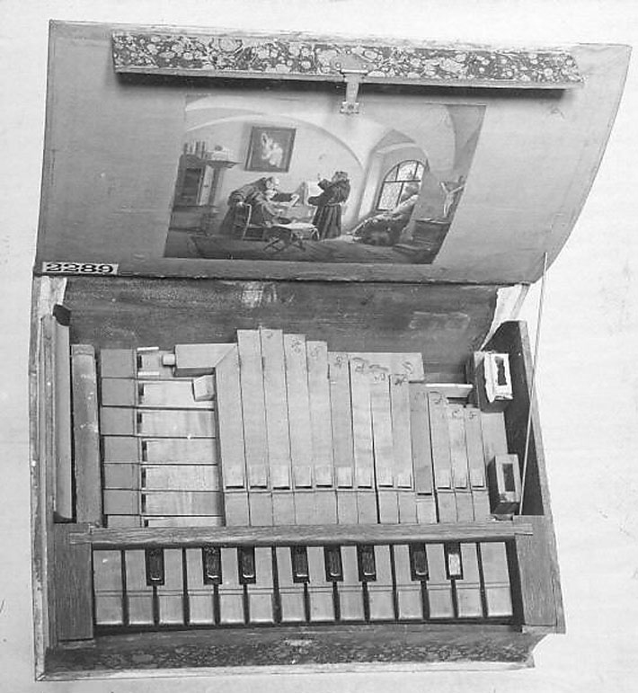 Portada del texto 'La música de las bibliotecas de Daniel Goldin' Reseña de Jorge Vargas Bohórquez
